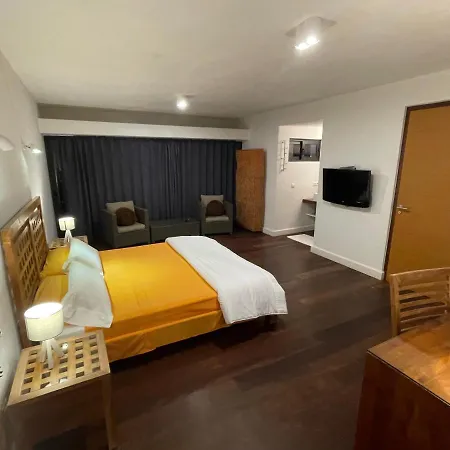 La Laguna Лахарес