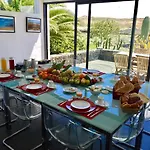 La Laguna Villa *